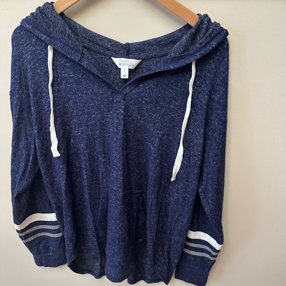 Market & Spruce Long Sleeve with Hood - Picture 3 of 6